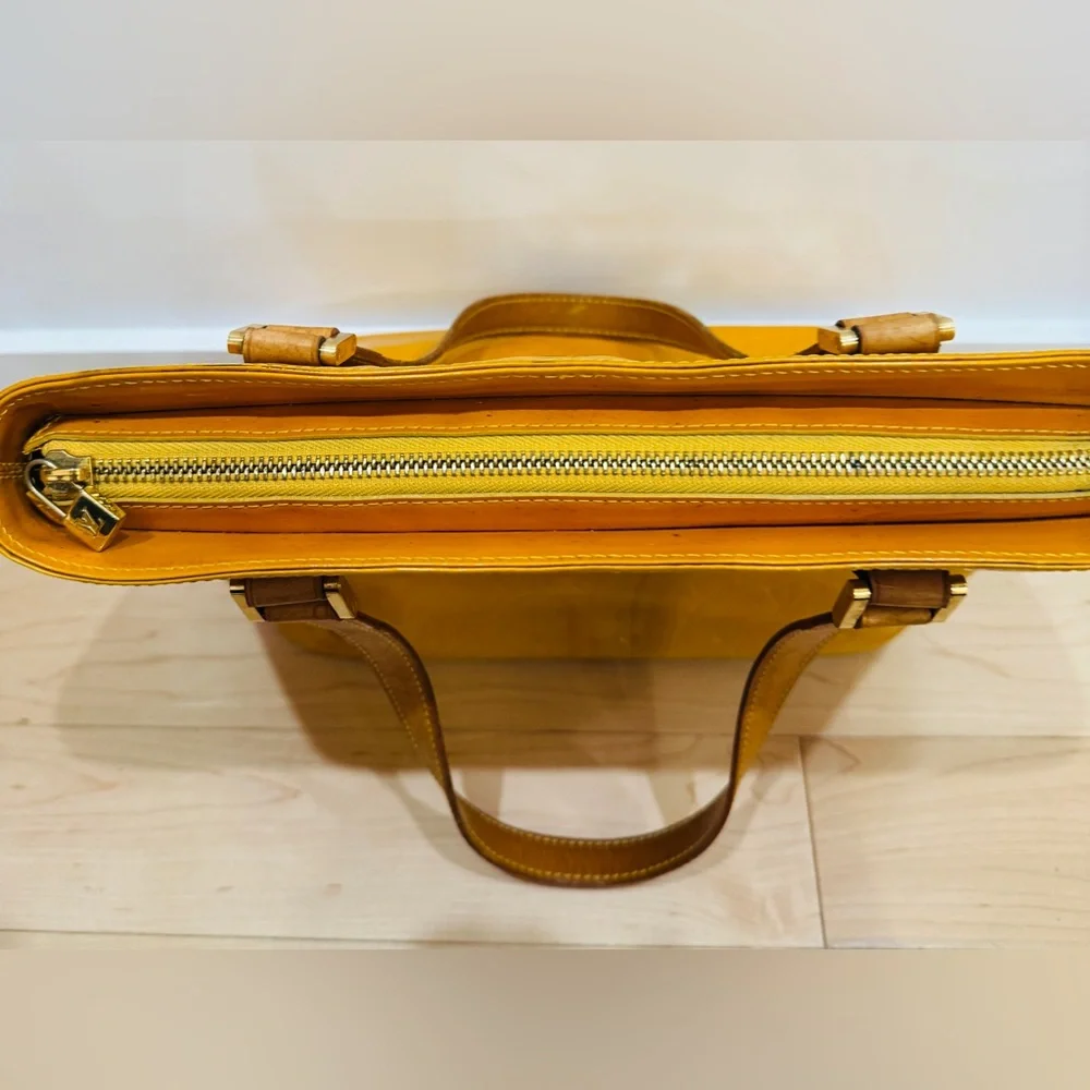 Louis Vuitton Vernis Yellow Monogram Bag - Picture 12 of 16